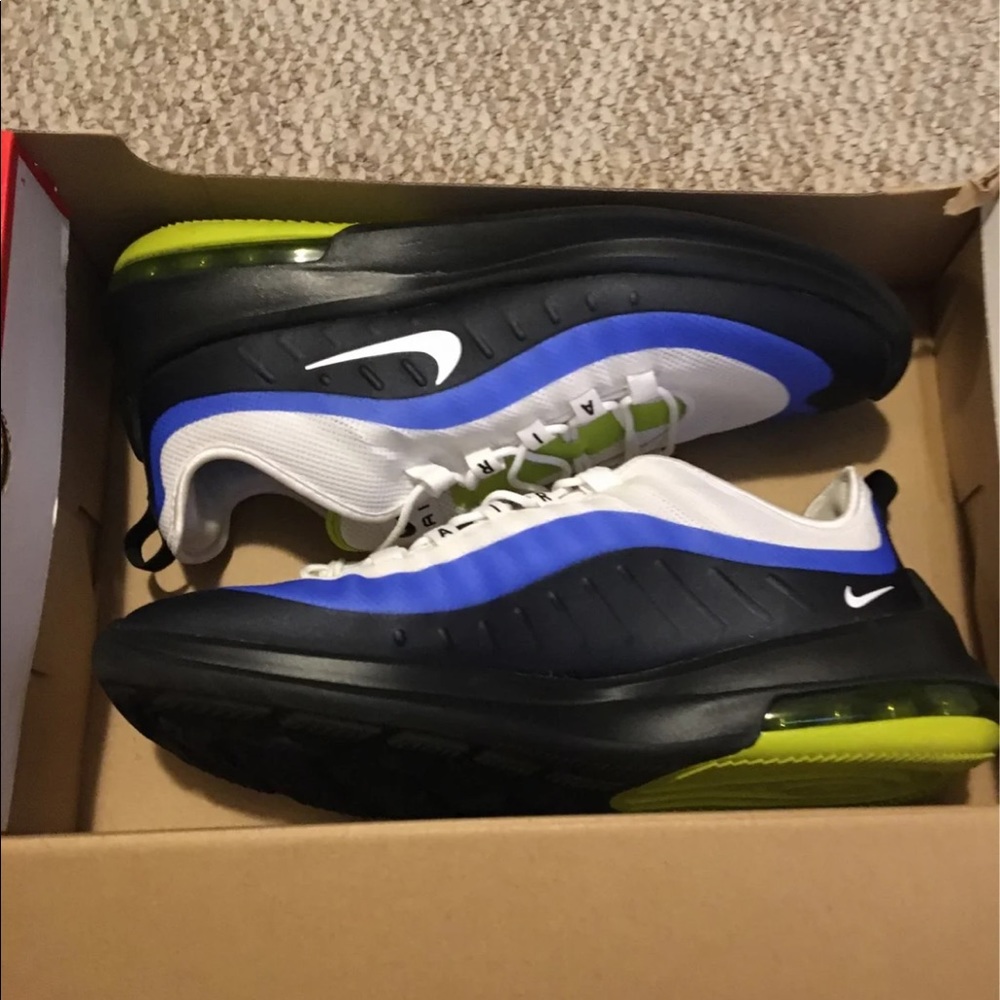 SOLD Nike Air Max Motion